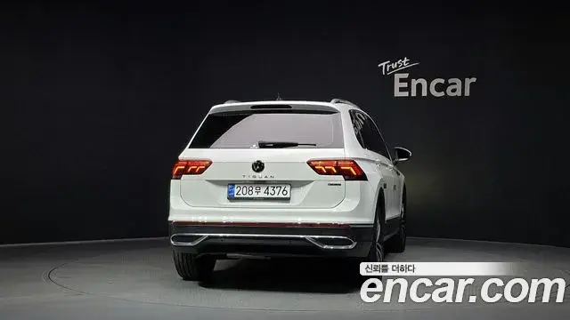 Volkswagen Tiguan 2021 — Photo 4/20
