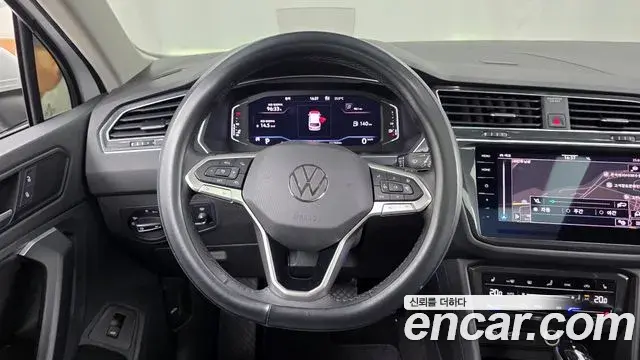 Volkswagen Tiguan 2021 — Photo 13/20