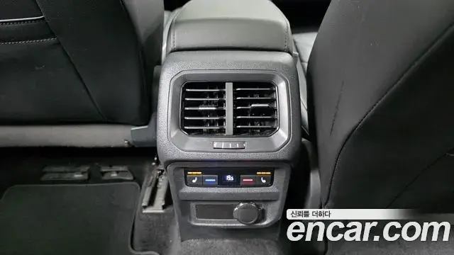 Volkswagen Tiguan 2021 — Photo 18/20