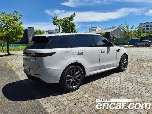 Land Rover Range Rover Sport 2023 — ფოტო 4/20