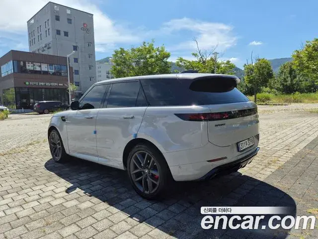 Land Rover Range Rover Sport 2023 — ფოტო 5/20