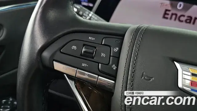 Cadillac Escalade 2023 — Photo 15/20