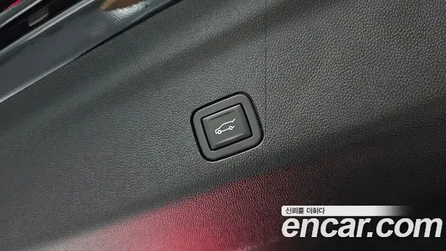 Cadillac Escalade 2023 — Photo 17/20