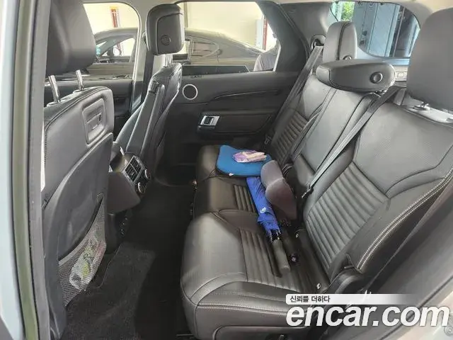 Land Rover Discovery 5 2023 — ფოტო 15/20