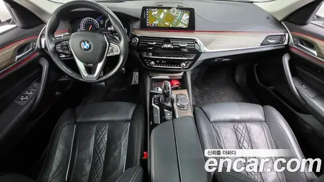 BMW 5 Series 2018 — Фото 7/20