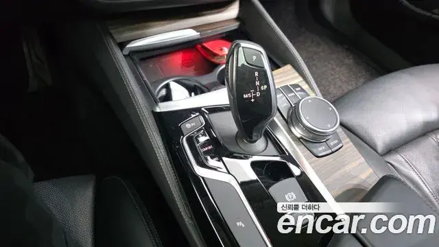 BMW 5 Series 2018 — Фото 9/20