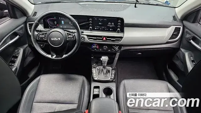 Kia Seltos 2023 — Photo 7/20