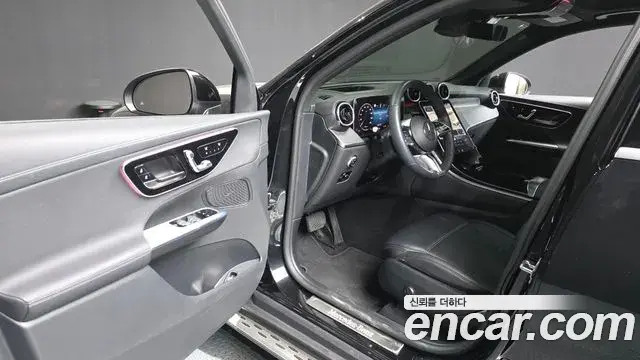 Mercedes-Benz GLC-Class 2024 — Photo 10/20