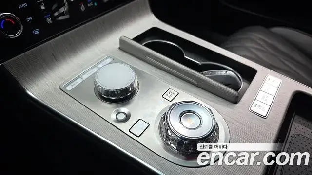 Genesis Electrified G80 2024 — Photo 9/20