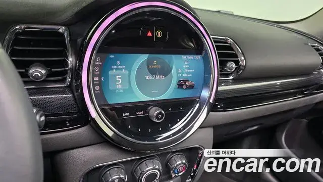 Mini Cooper Clubman 2021 — Фото 16/20