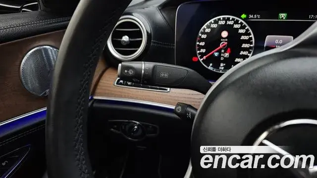 Mercedes-Benz E-Class 2019 — Şəkil 7/39