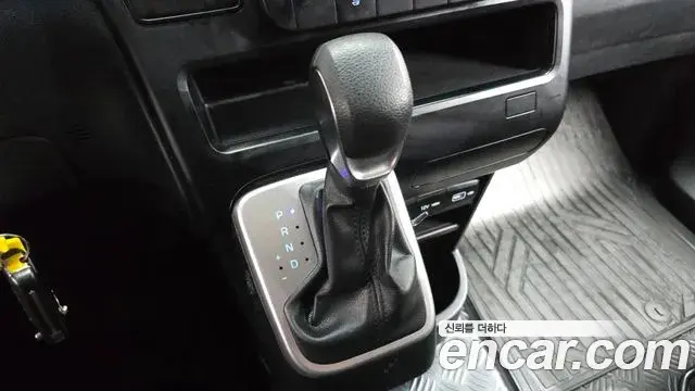 Hyundai Staria 2023 — ფოტო 20/20