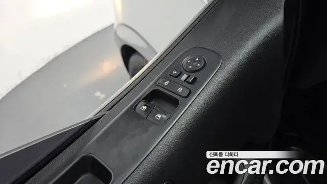 Hyundai Staria 2023 — ფოტო 15/20