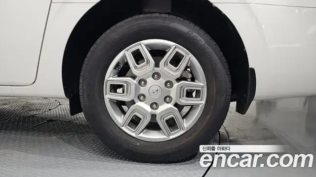 Hyundai Staria 2021 — Photo 20/30