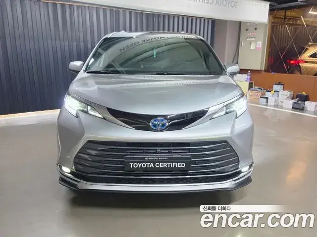 Toyota Sienna 2025 — Şəkil 2/19