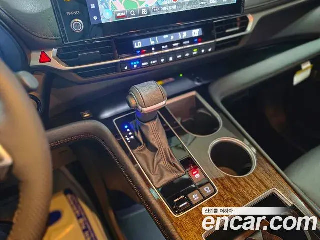 Toyota Sienna 2025 — Şəkil 8/19