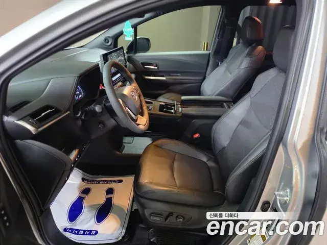 Toyota Sienna 2025 — Şəkil 9/19