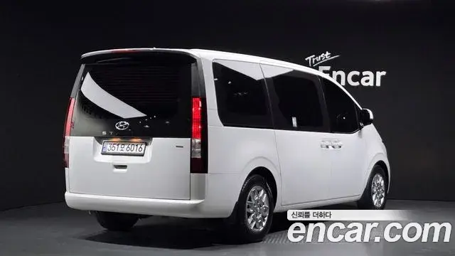 Hyundai Staria 2022 — Photo 2/20