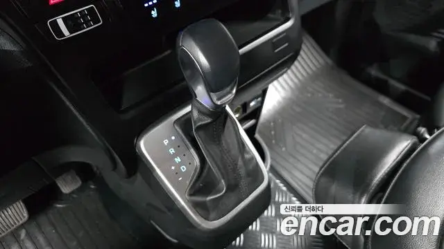 Hyundai Staria 2022 — Photo 9/20