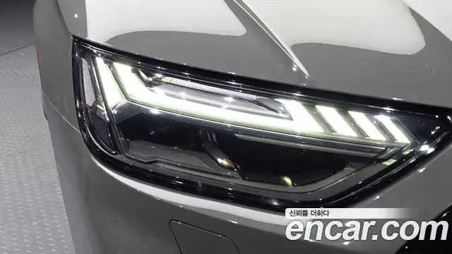 Audi SQ5 2021 — Şəkil 12/35