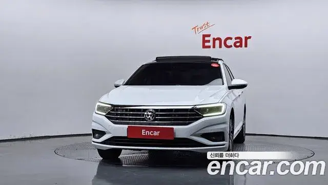 Volkswagen Jetta 2020 — ფოტო 17/36