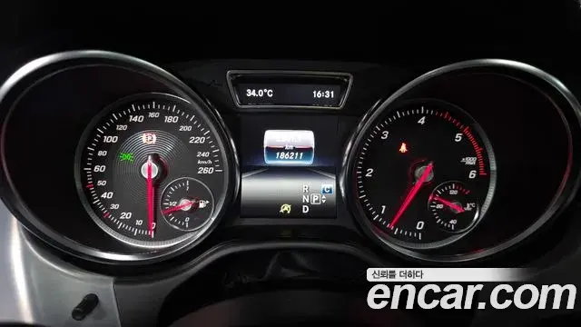 Mercedes-Benz GLE-Class 2018 — Şəkil 3/20