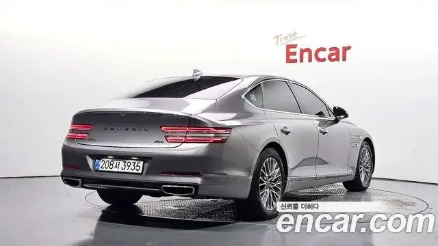Genesis Electrified G80 2022 — Photo 2/20