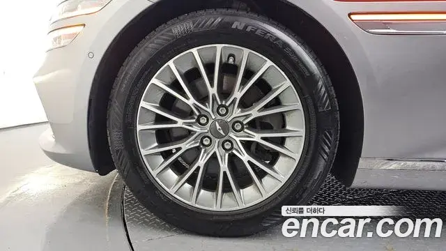 Genesis Electrified G80 2022 — Photo 5/20