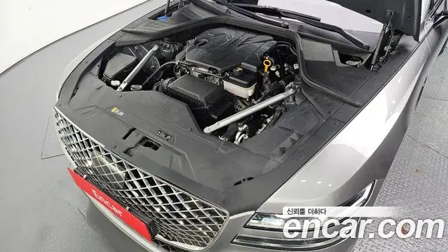 Genesis Electrified G80 2022 — Photo 6/20