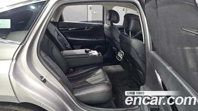 Genesis Electrified G80 2022 — Photo 11/20