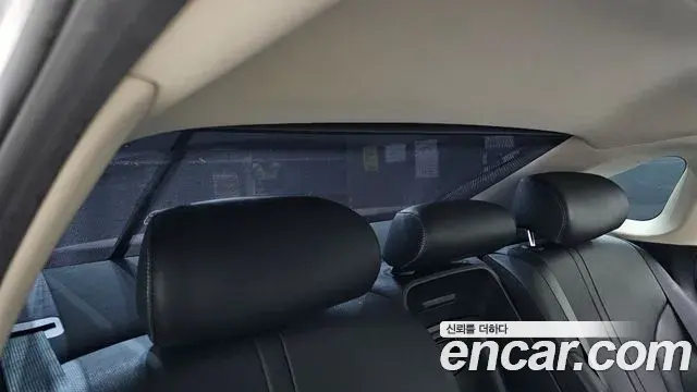 Genesis Electrified G80 2022 — Photo 15/20