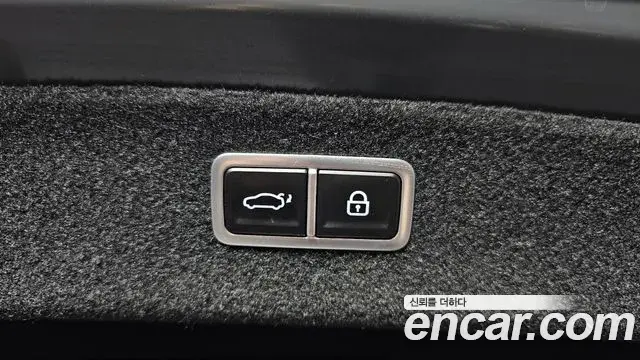 Genesis Electrified G80 2022 — Photo 18/20