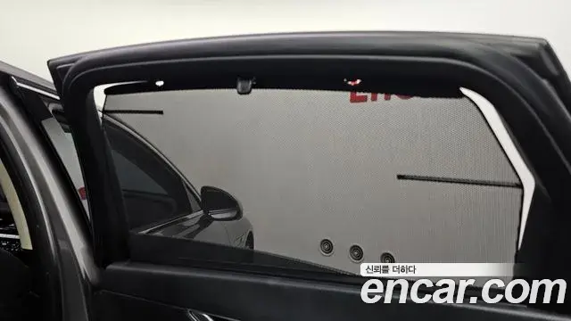 Genesis Electrified G80 2022 — Photo 19/20