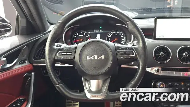 Kia Stinger 2022 — Photo 14/20