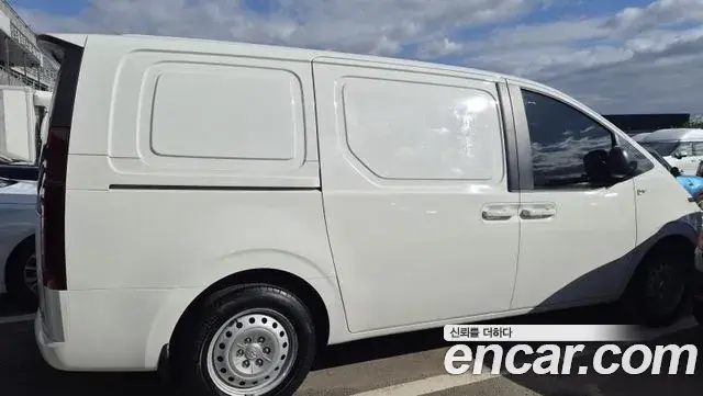 Hyundai Staria 2022 — Фото 2/14