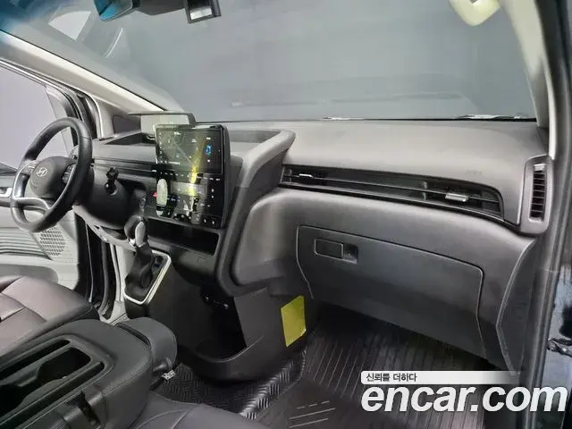 Hyundai Staria 2025 — Фото 6/20