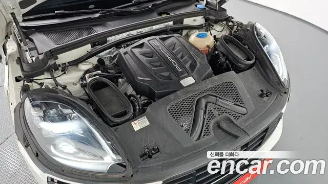 Porsche Macan 2018 — Şəkil 6/20