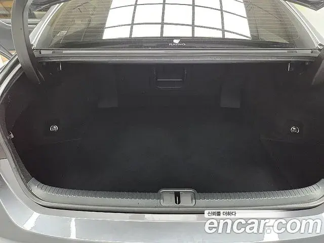 Lexus ES300h 2022 — Photo 8/18