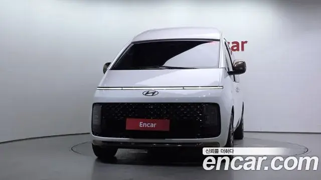 Hyundai Staria 2025 — Photo 3/20
