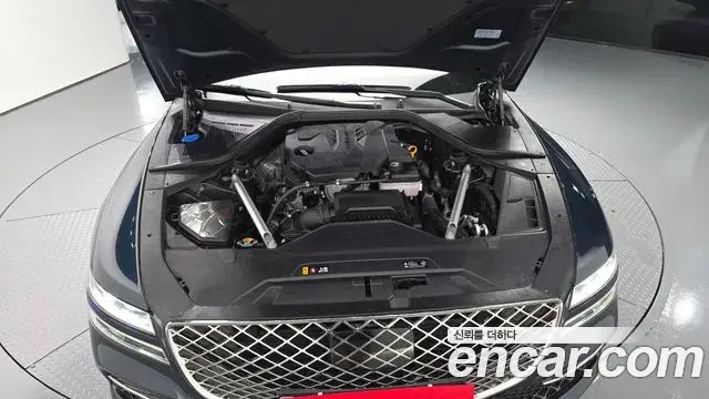 Genesis Electrified G80 2023 — Photo 6/20