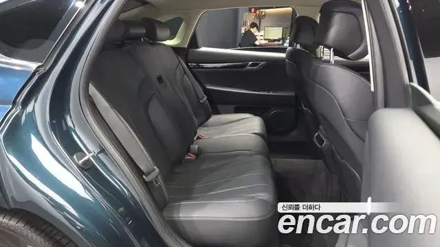 Genesis Electrified G80 2023 — Photo 12/20