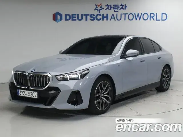 BMW 5 Series 2024 — Фото 10/20