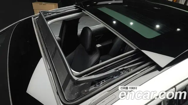 Mercedes-Benz E-Class 2025 — Фото 19/20