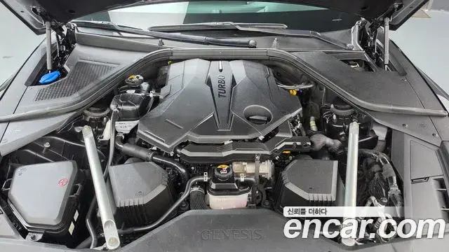Genesis Electrified G80 2023 — Photo 6/20