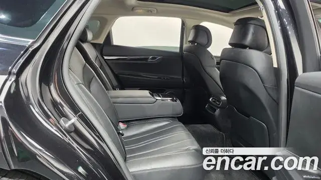 Genesis Electrified G80 2023 — Photo 12/20