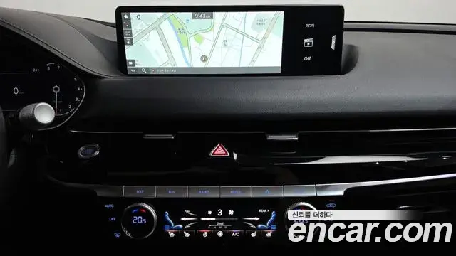 Genesis Electrified G80 2023 — Photo 14/20