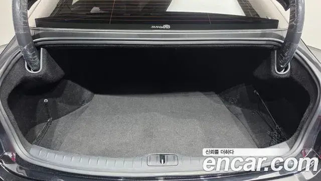 Genesis Electrified G80 2023 — Photo 20/20
