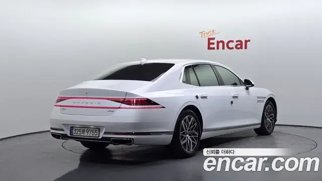 Genesis G90 2023 — Photo 2/20
