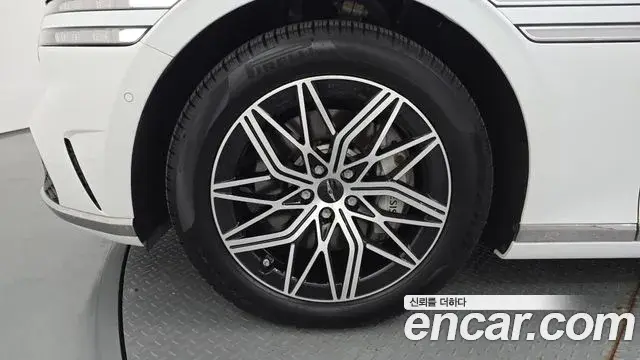 Genesis G90 2023 — Photo 5/20
