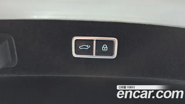 Genesis G90 2023 — Photo 16/20